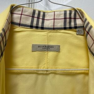 Burberry London Button Down Shirt. Mens Size 15 1/2 L
yellow